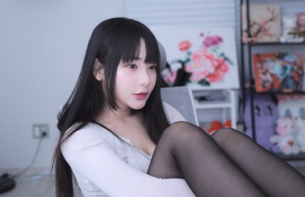 抖音风反差婊混剪合集泡芙:视频播放新体验,超多本地节目随心观看!