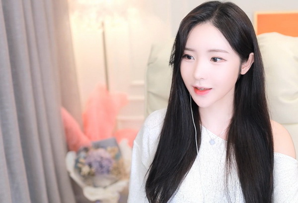 铜铜铜铜铜铜铜铜好大好深板免费:绚丽美术风格下的数字冒险之旅!