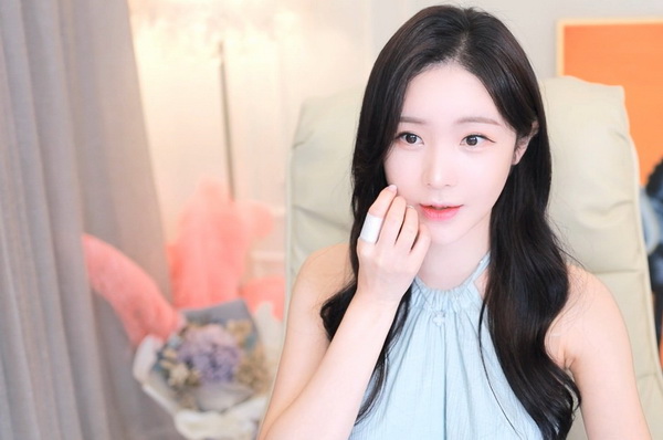 午夜刺激黄瓜西瓜葡萄榴莲游戏:挑战循环逻辑,解密幸福里小区失踪之谜!
