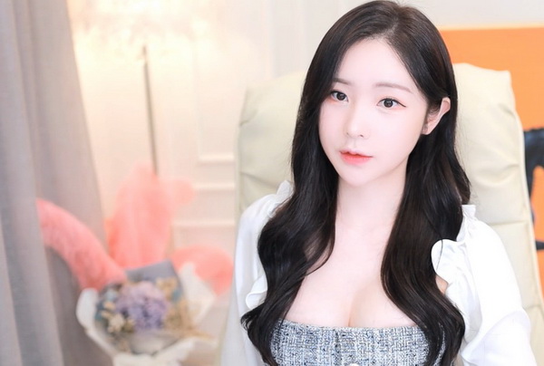 秋葵适合未满十八岁的人吃吗:创界山探秘,梦境与现实的完美融合!